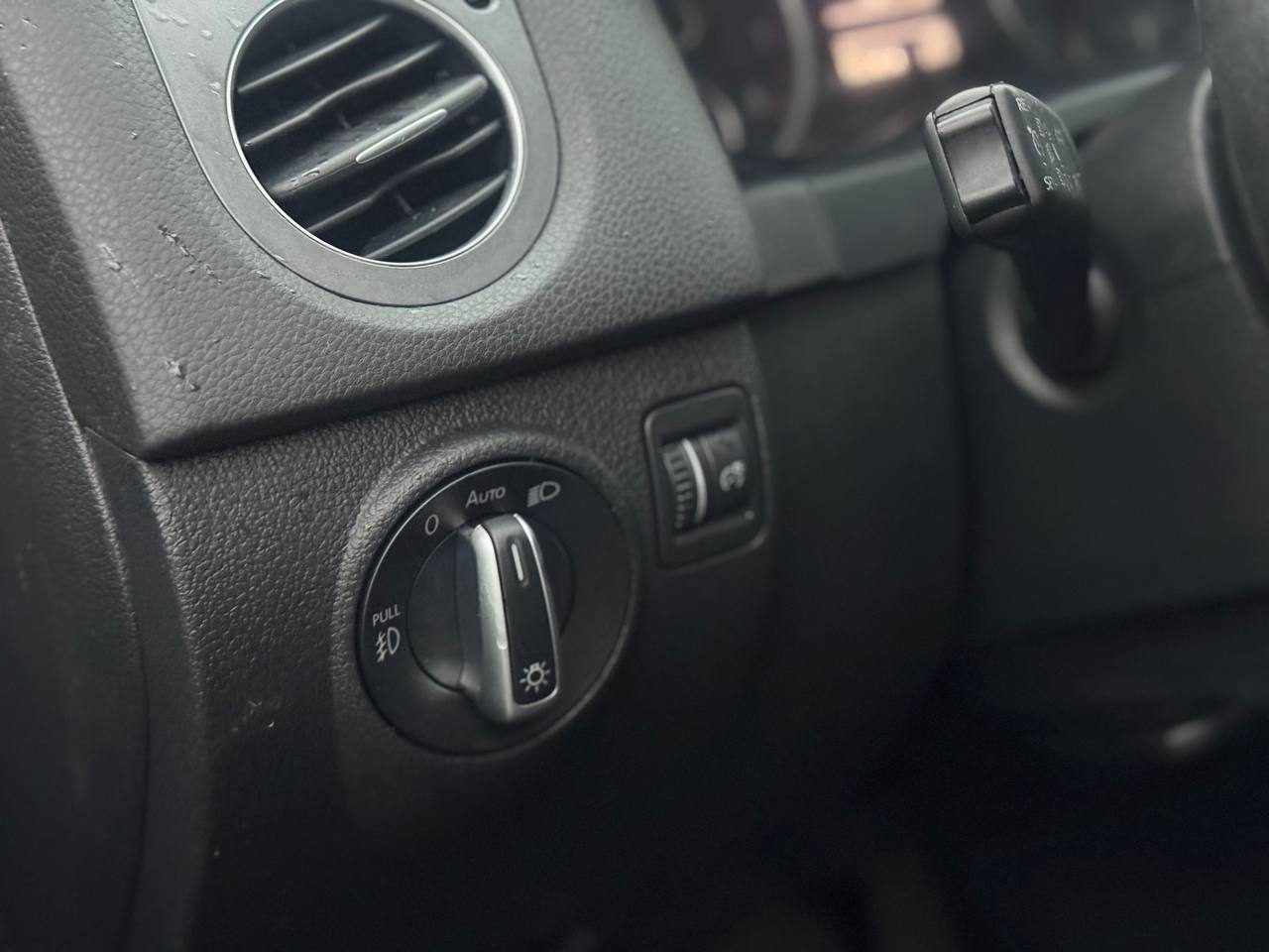 Volkswagen Tiguan 9