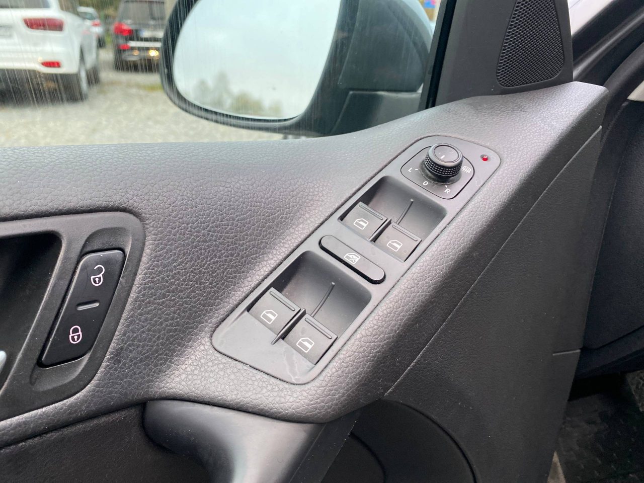 Volkswagen Tiguan 9