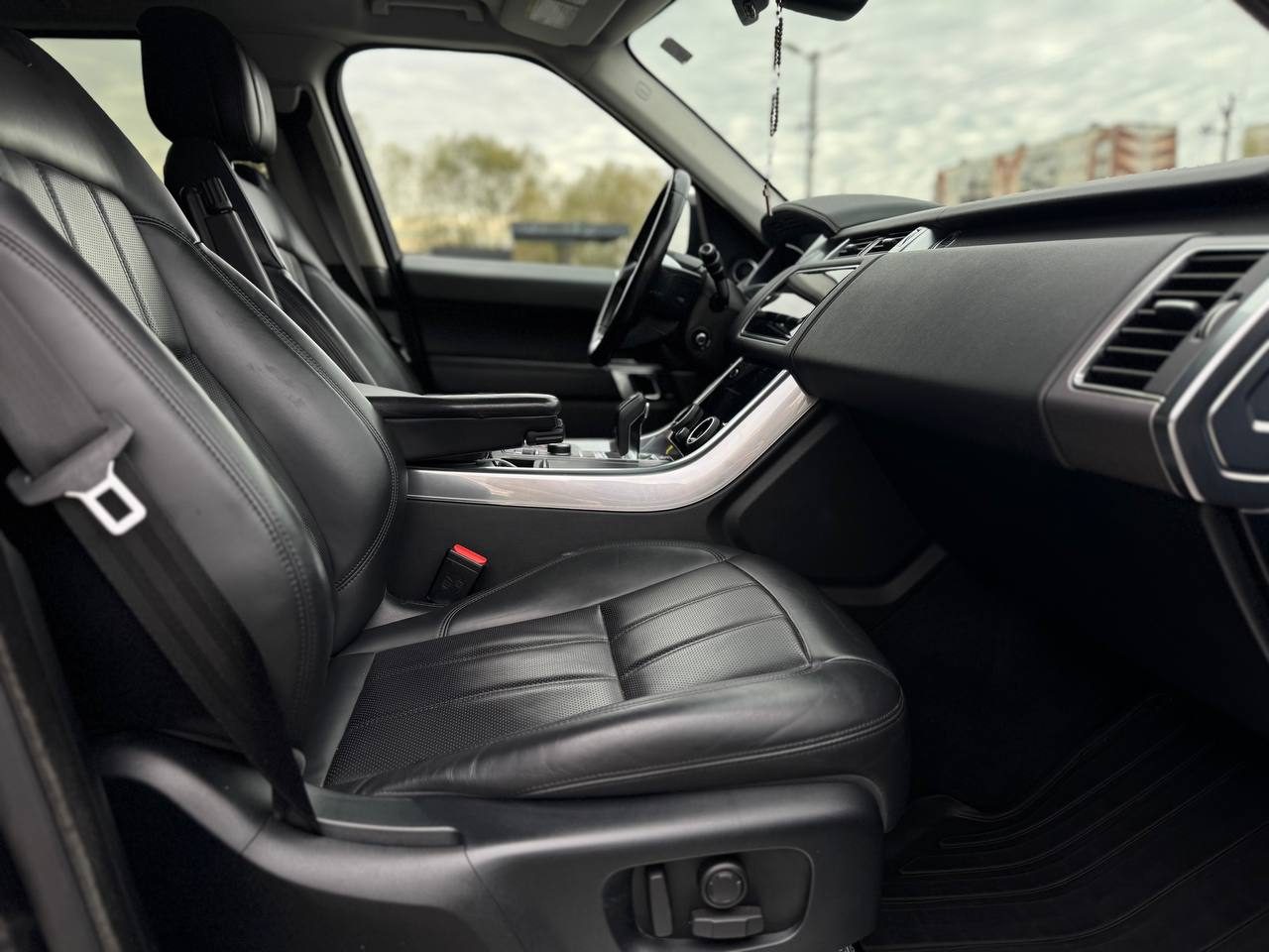 Land Rover Range Rover Sport 13