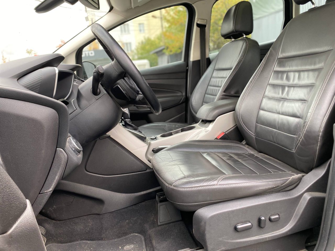 Ford C-Max 9