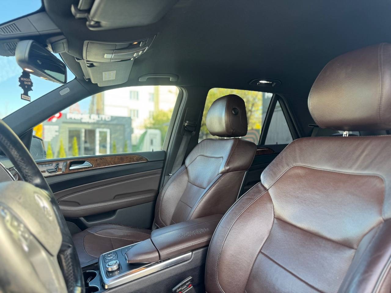 Mercedes-Benz ML 250 10