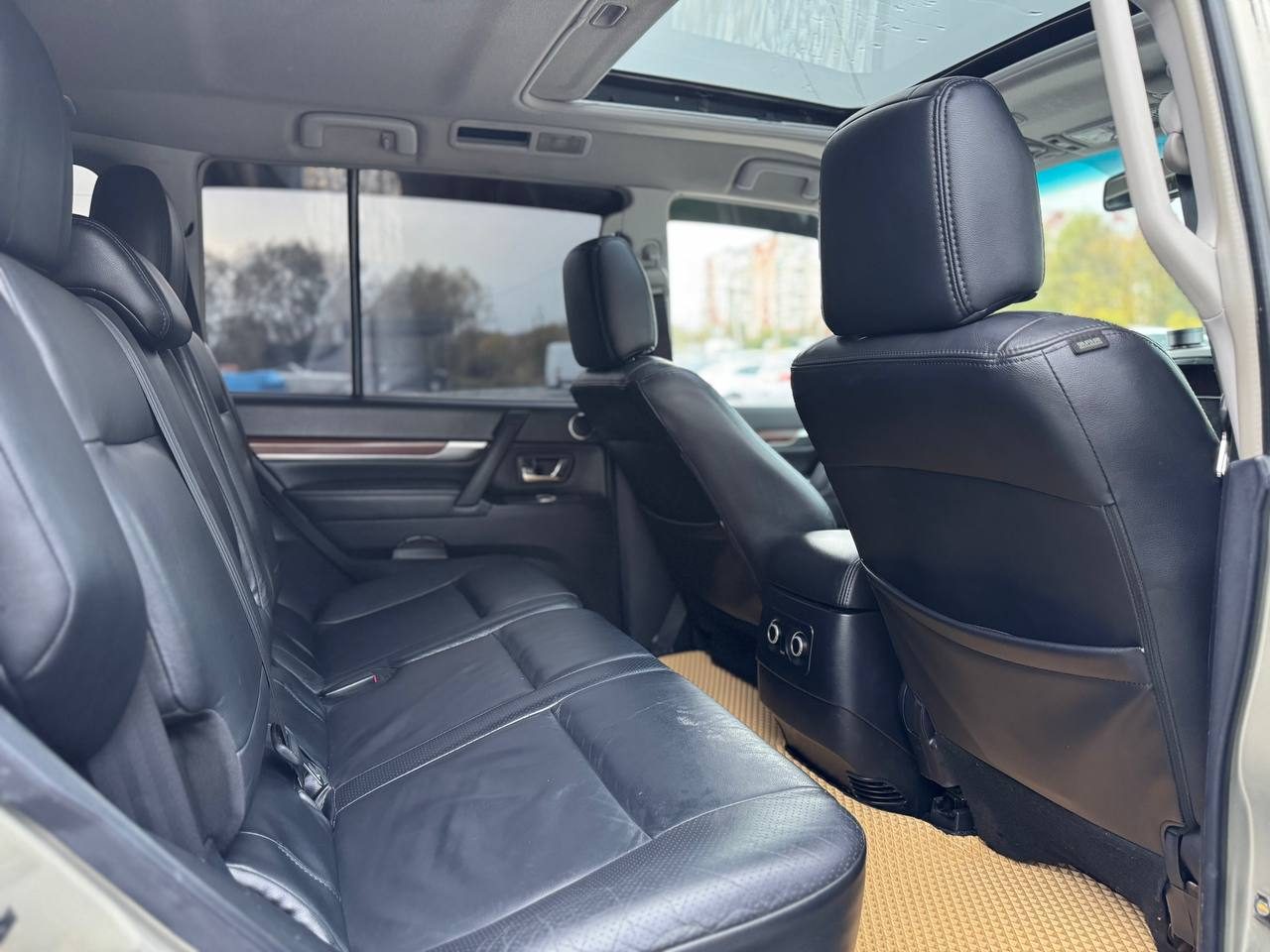 Mitsubishi Pajero Wagon 19