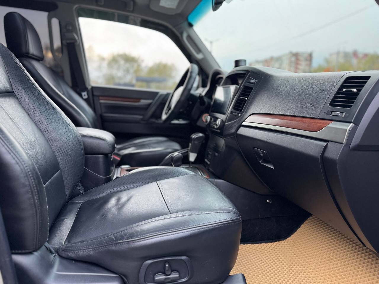 Mitsubishi Pajero Wagon 16