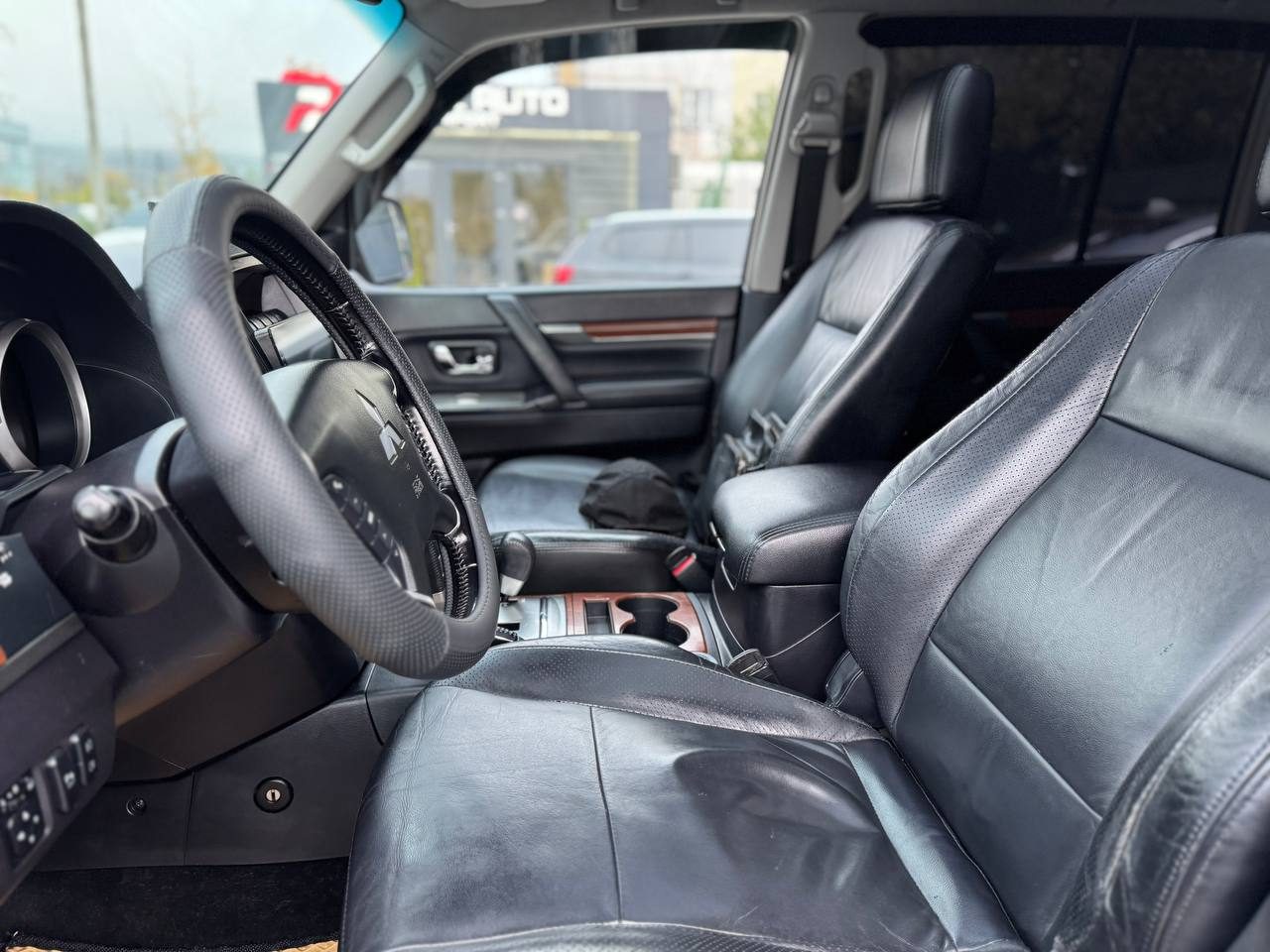 Mitsubishi Pajero Wagon 11