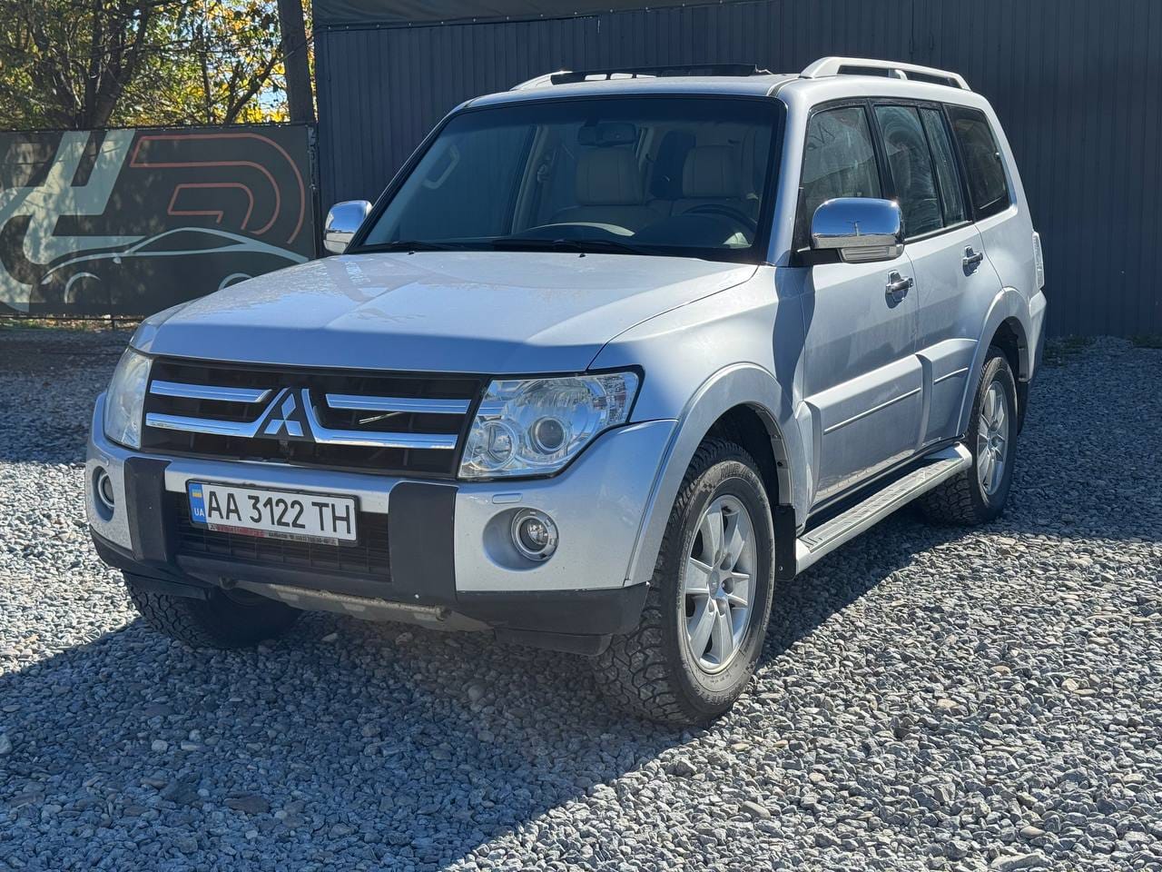Mitsubishi Pajero 2