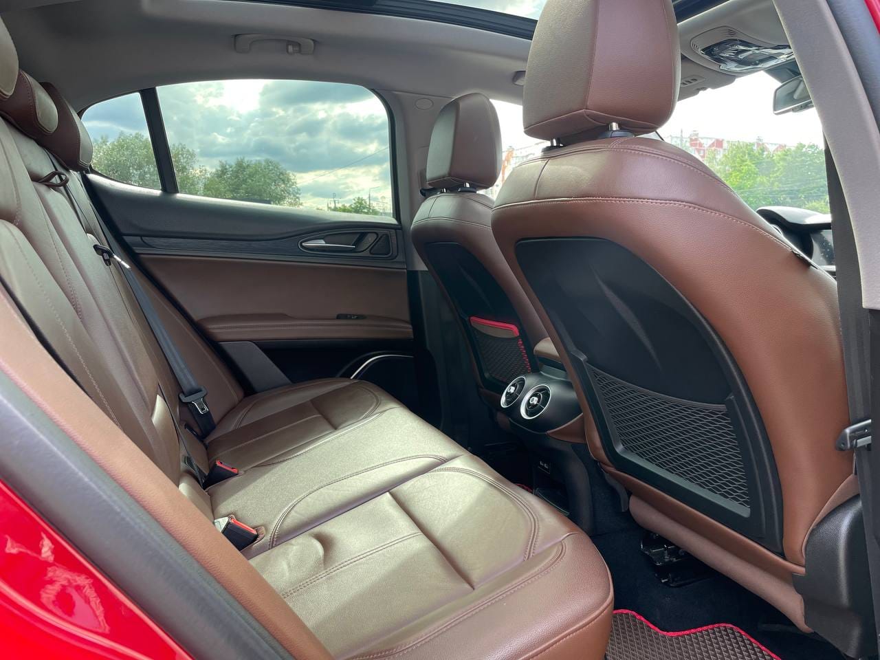 Alfa Romeo Stelvio 13