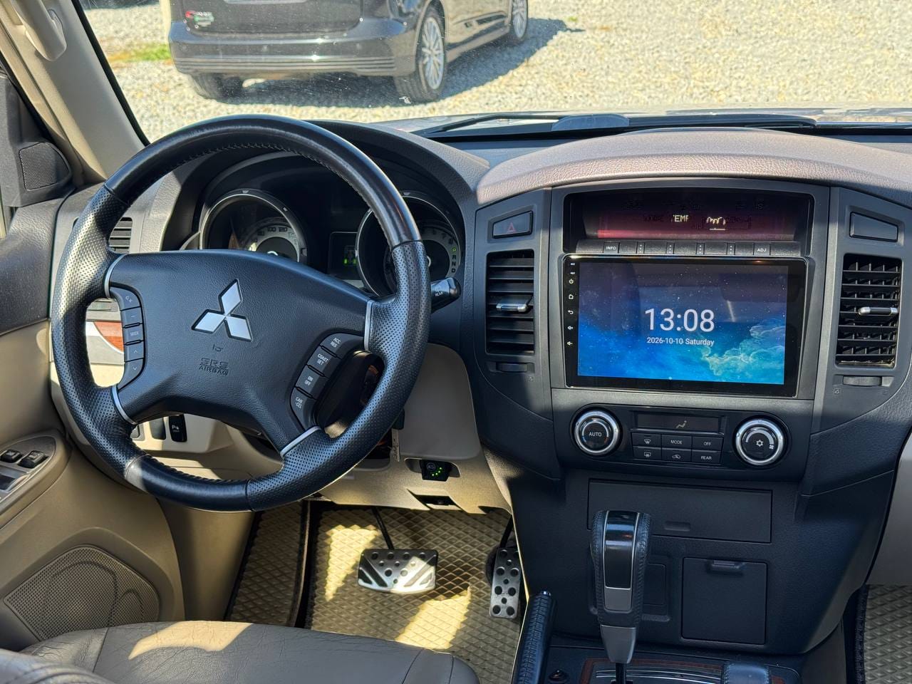 Mitsubishi Pajero 23