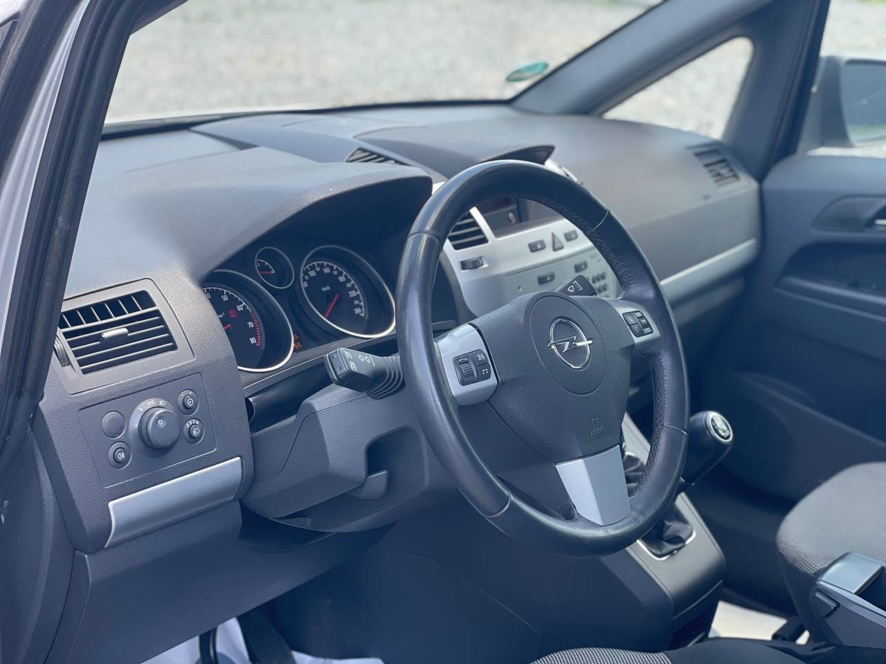 Opel Zafira 7