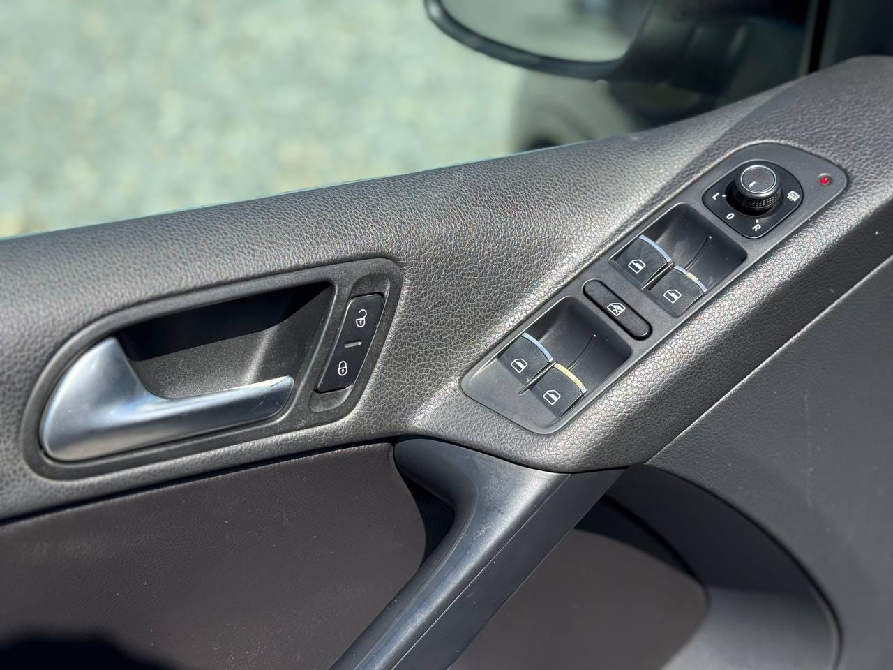 Volkswagen Tiguan 8