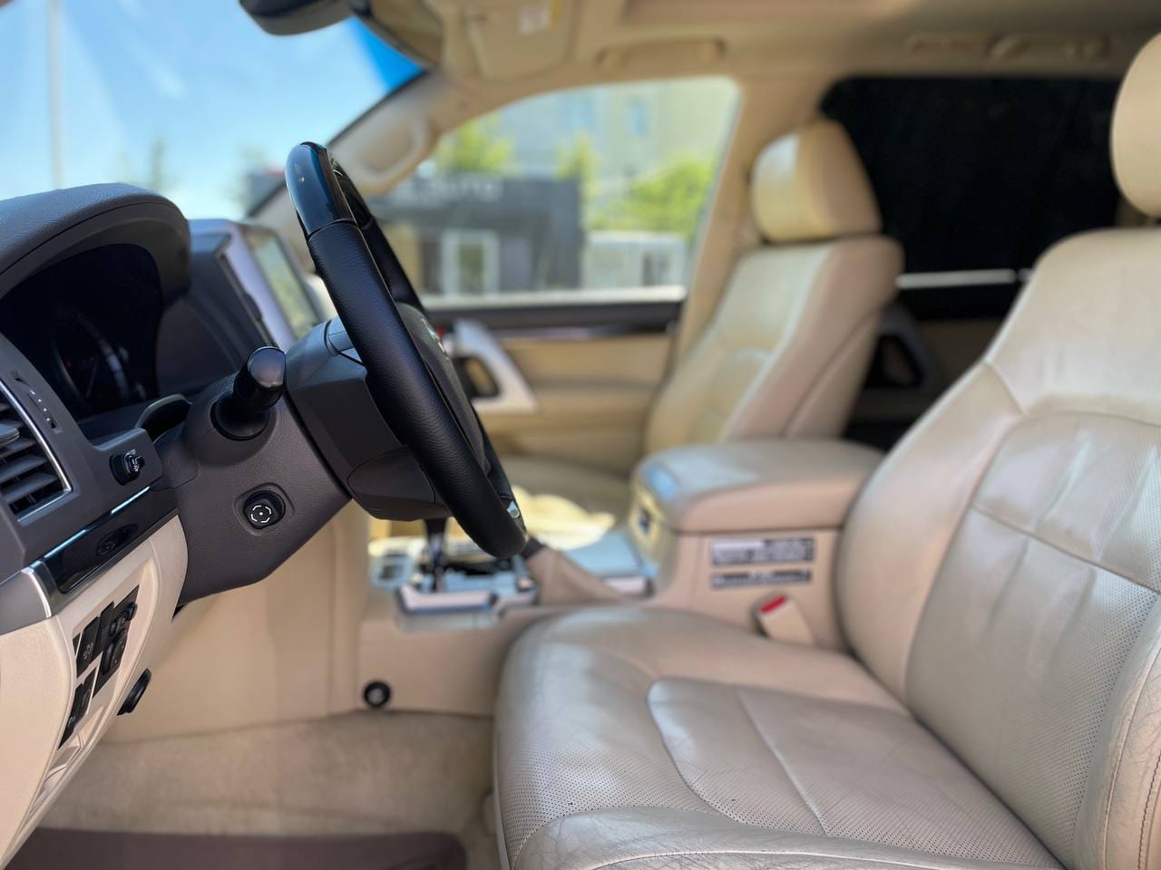 Toyota Land Cruiser 200 10