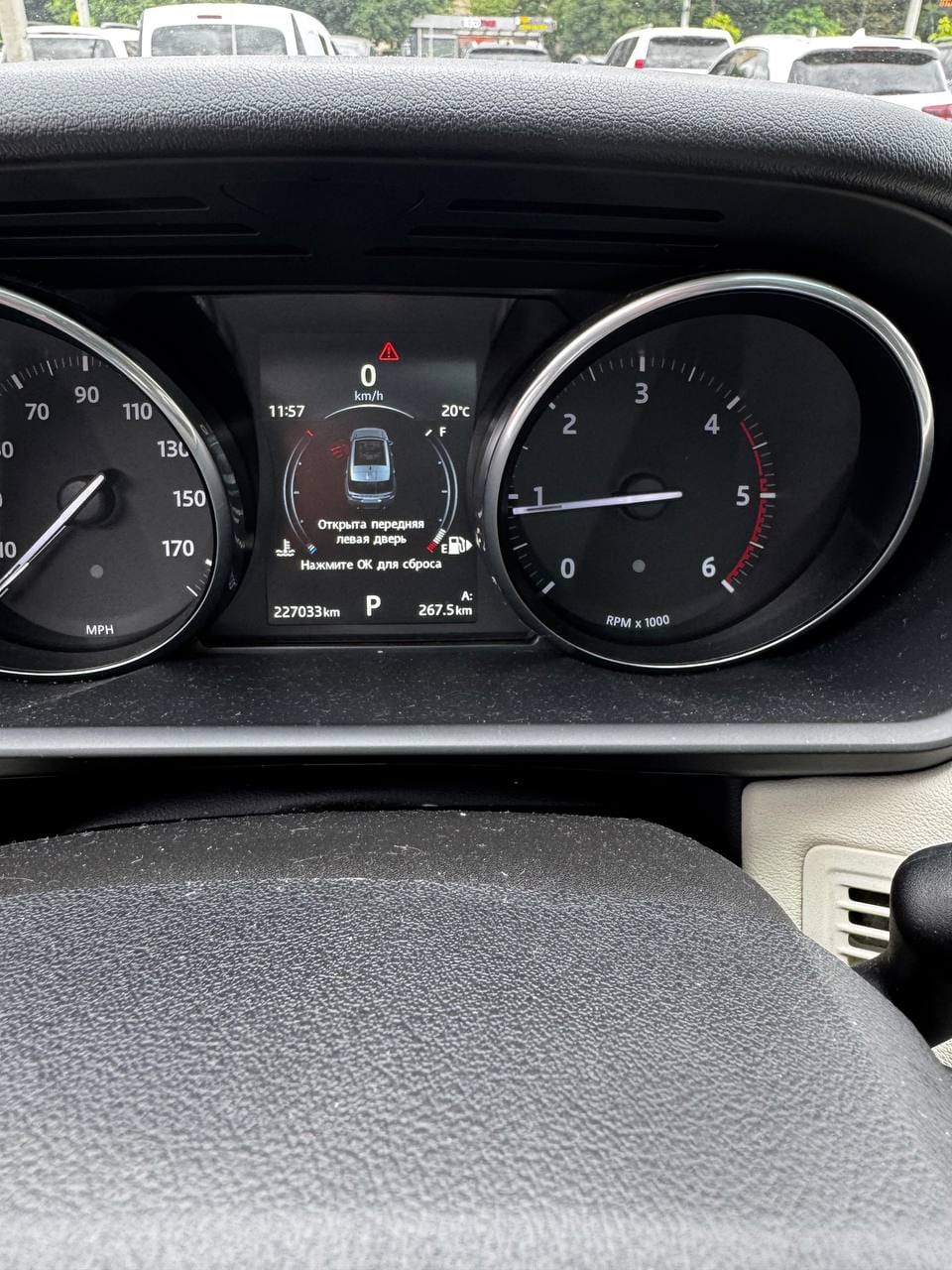 Land Rover Range Rover Sport 7
