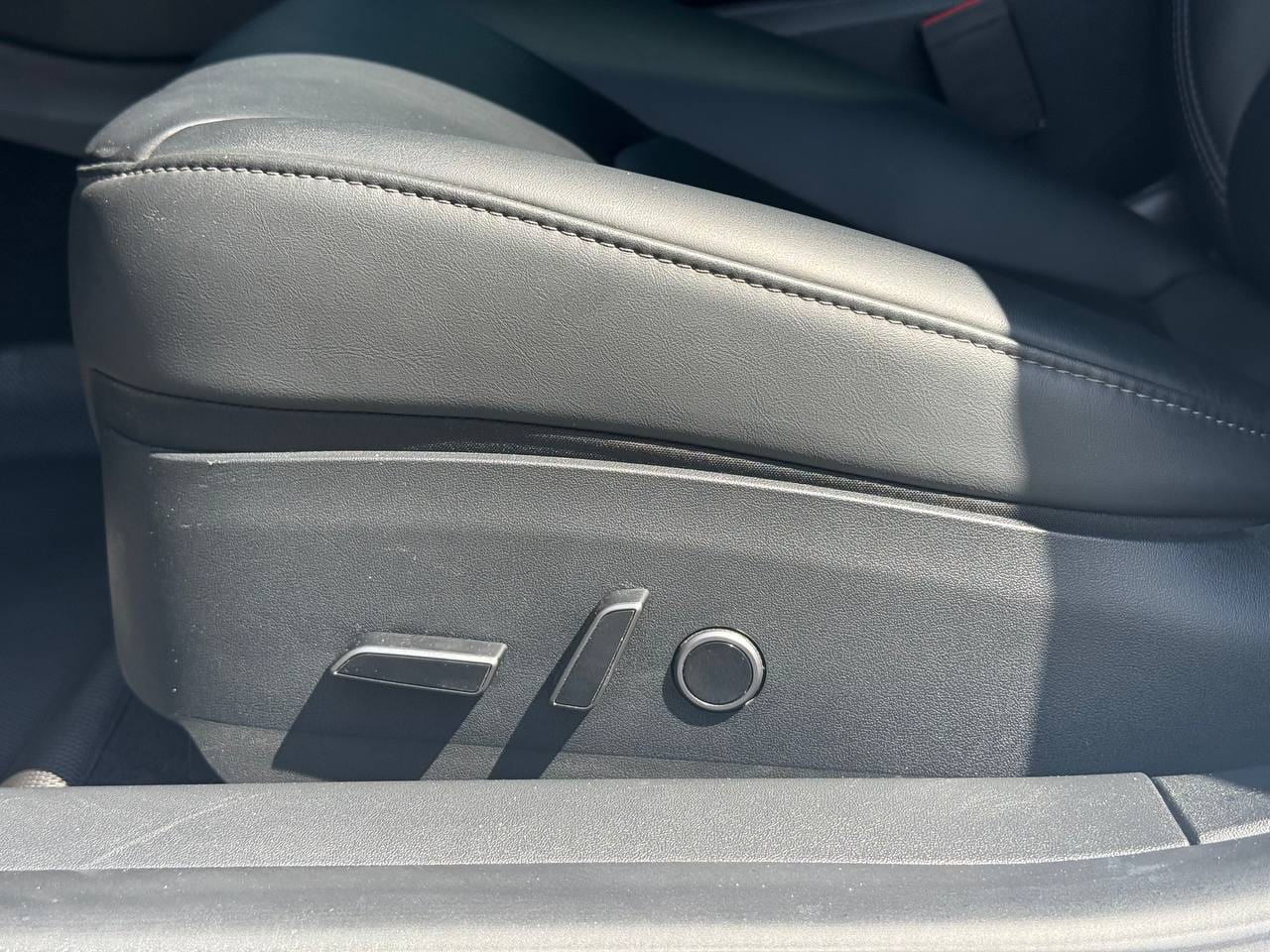 Tesla Model 3 8