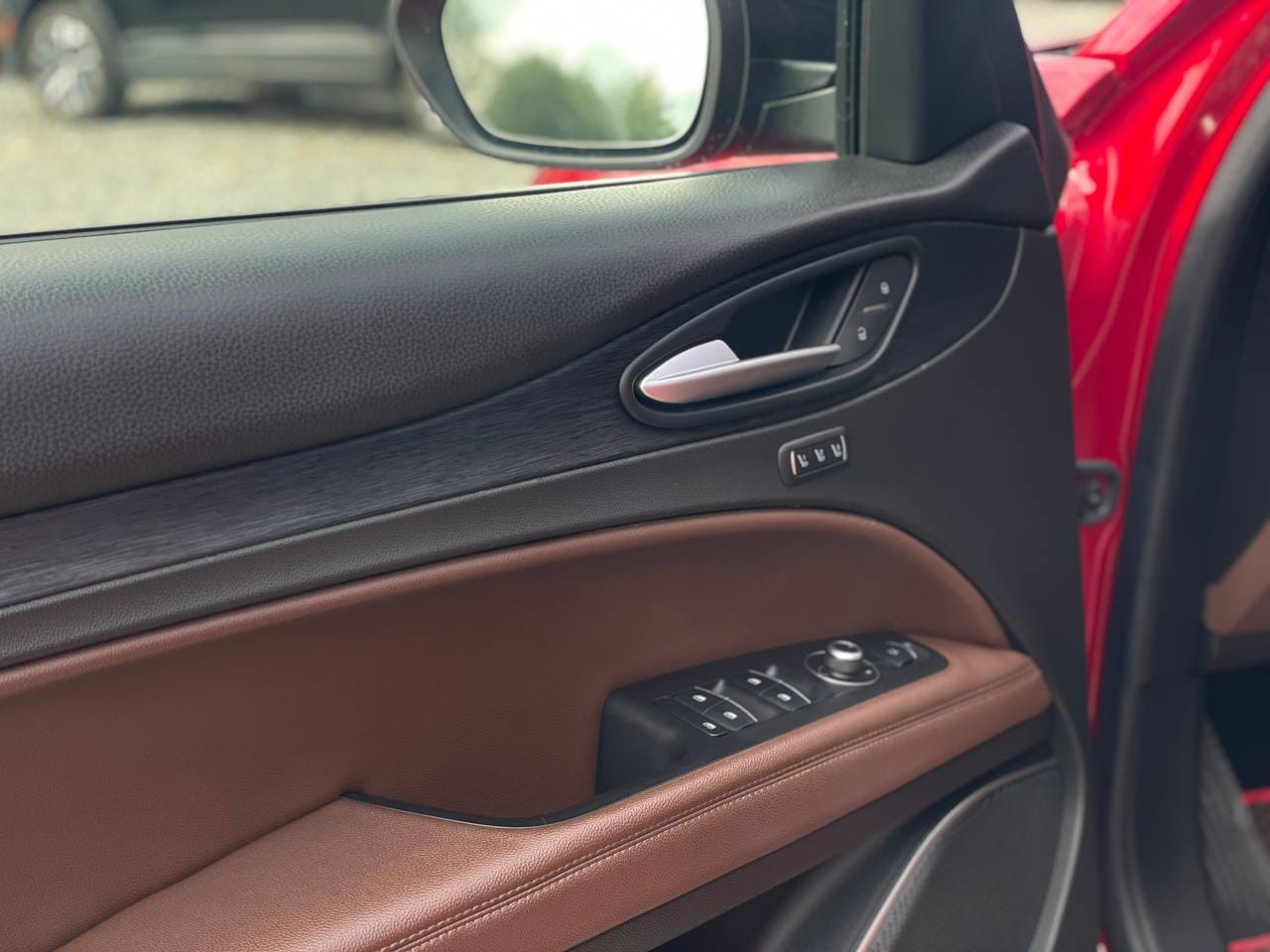 Alfa Romeo Stelvio 8