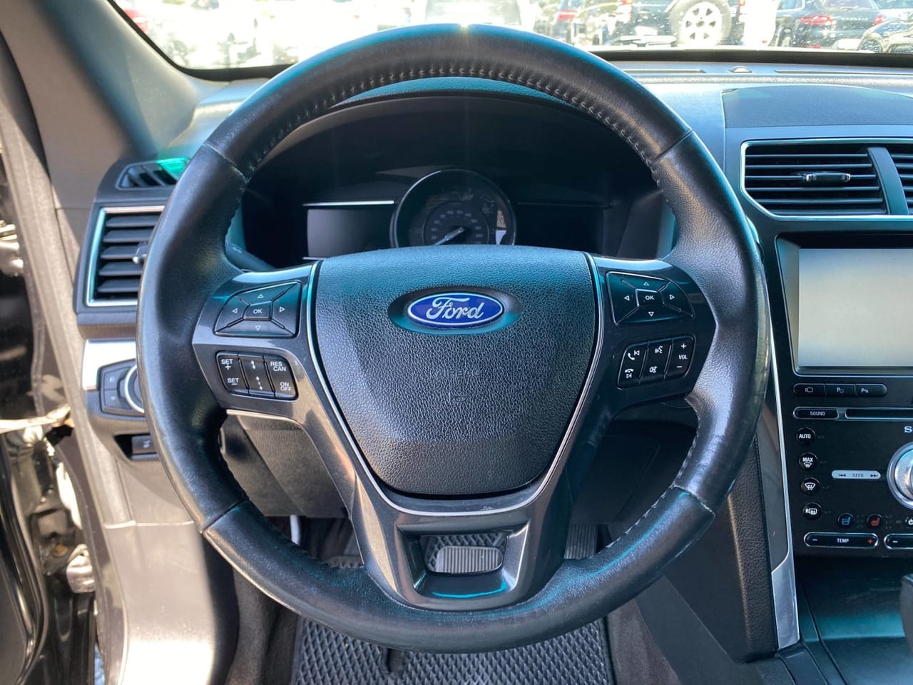 Ford Explorer 9