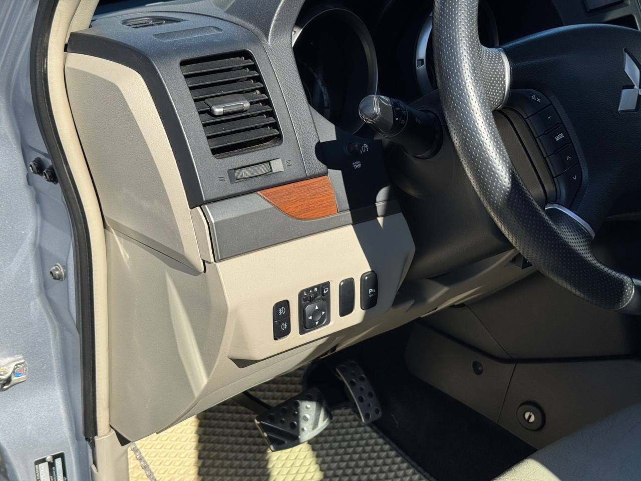 Mitsubishi Pajero 7