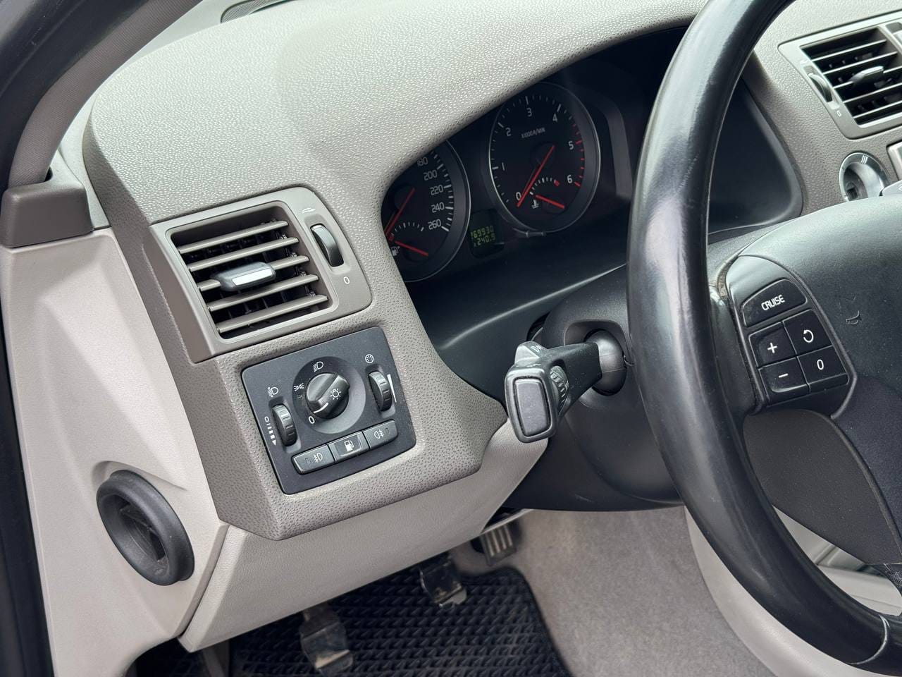 Volvo S40 9