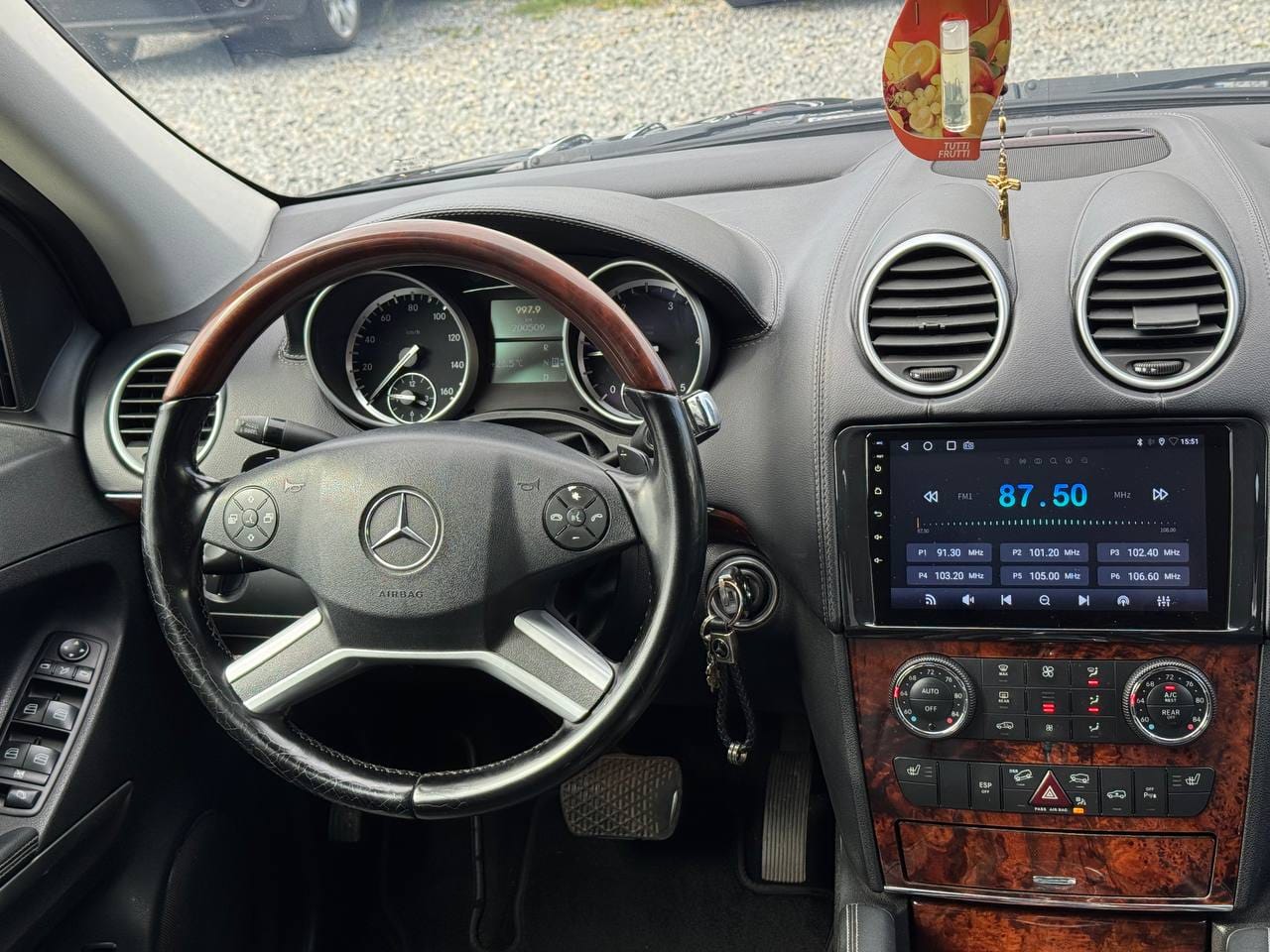 Mercedes-Benz GL 350 23