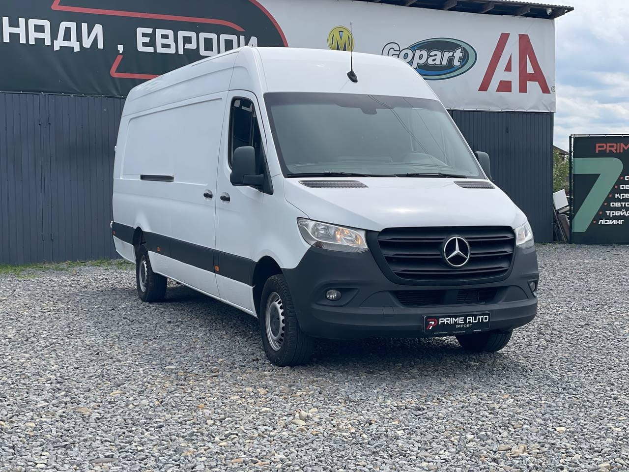 Mercedes-Benz Sprinter 319 2