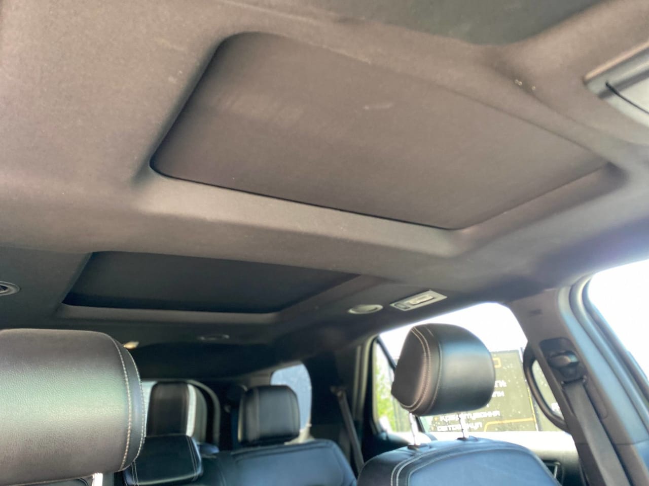 Ford Explorer 20