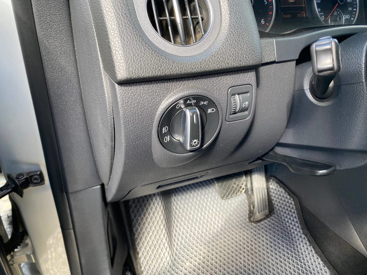 Volkswagen Tiguan 16