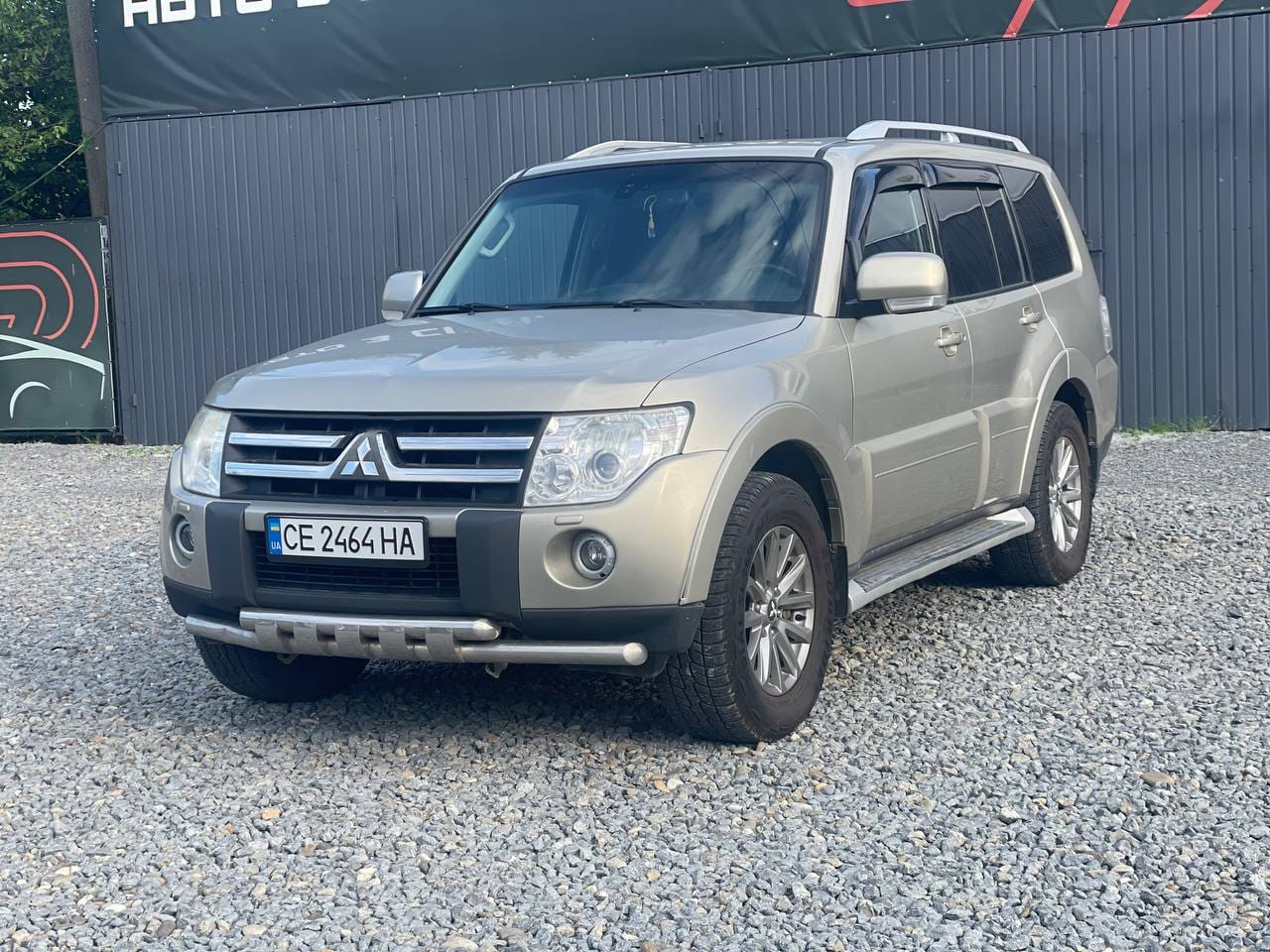 Mitsubishi Pajero Wagon 2
