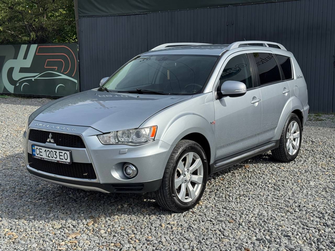Mitsubishi Outlander 2