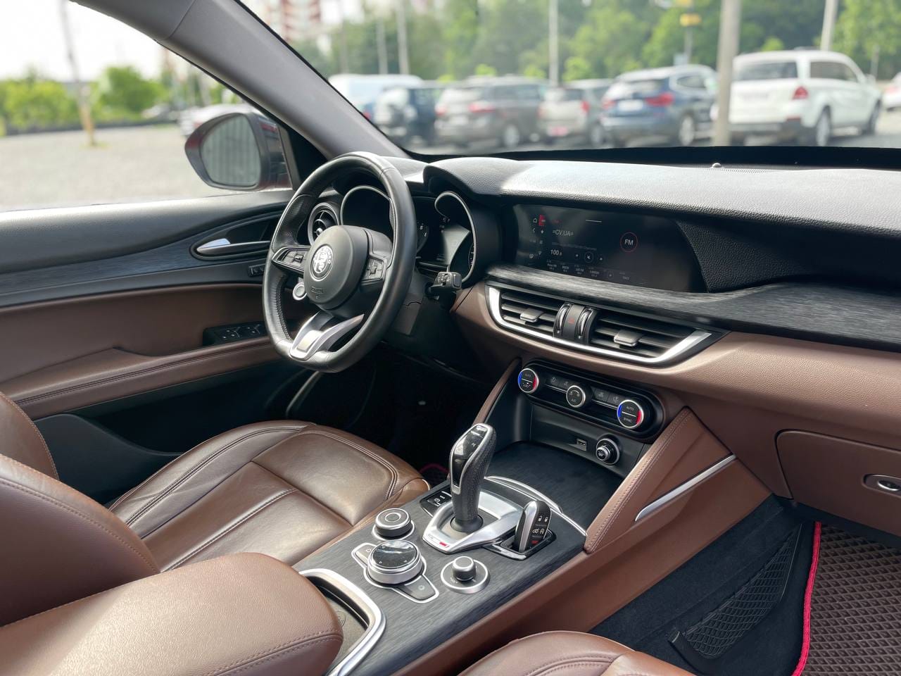 Alfa Romeo Stelvio 10