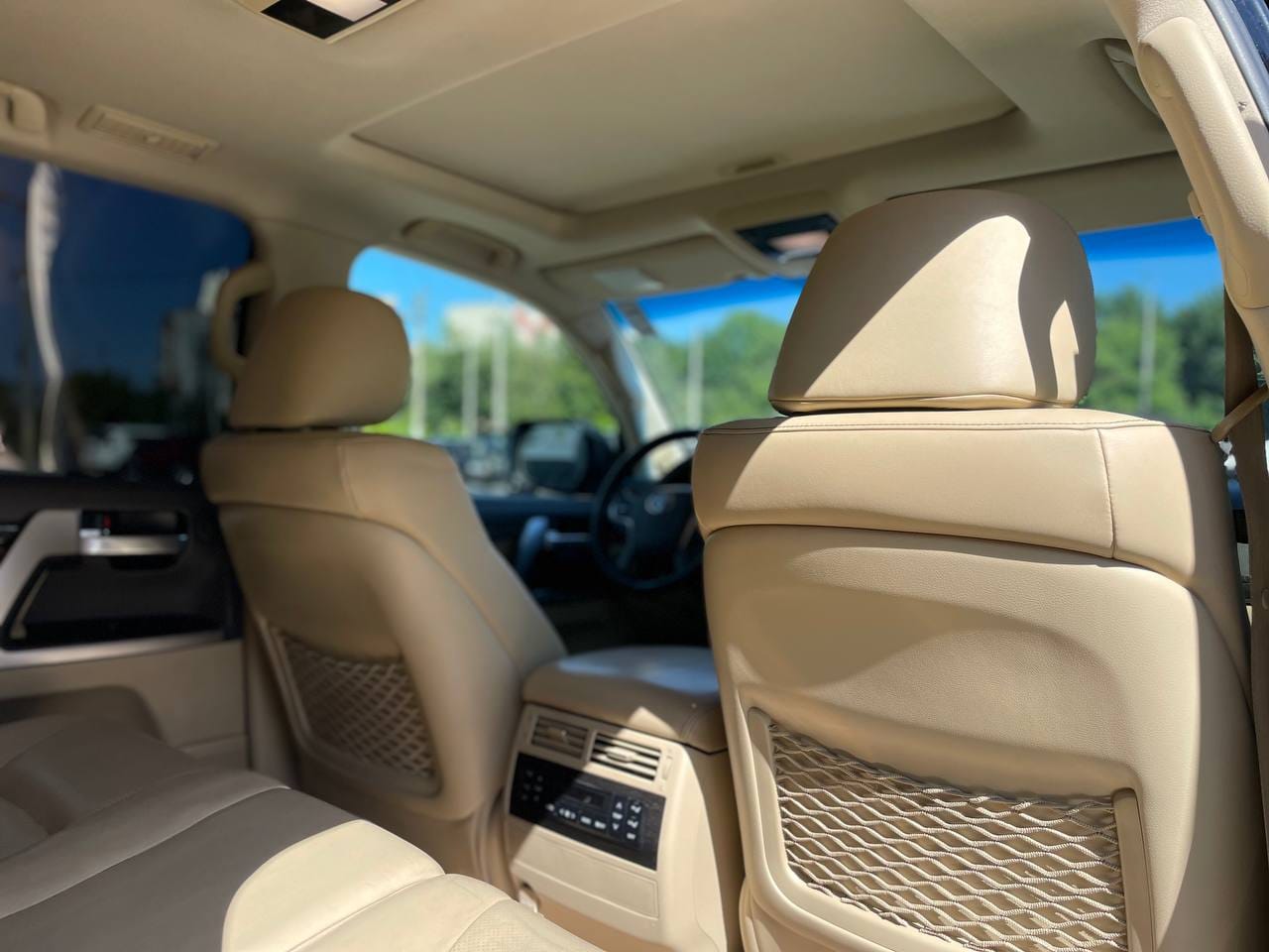 Toyota Land Cruiser 200 16