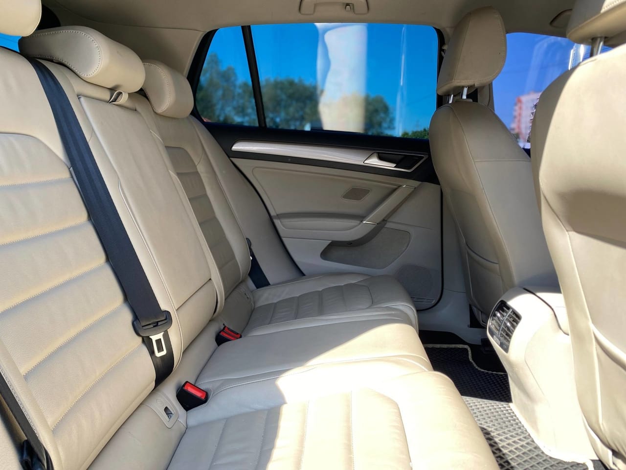 Volkswagen e-Golf 15