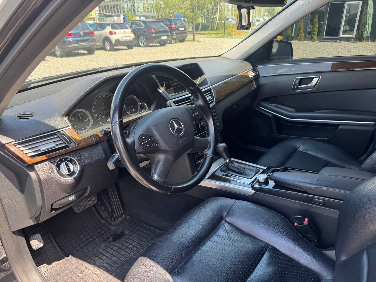 Mercedes-Benz E 220 13
