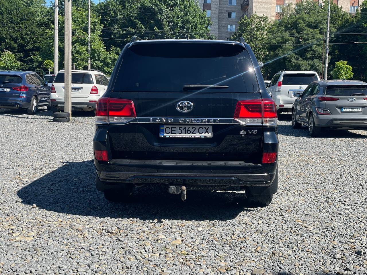 Toyota Land Cruiser 200 5