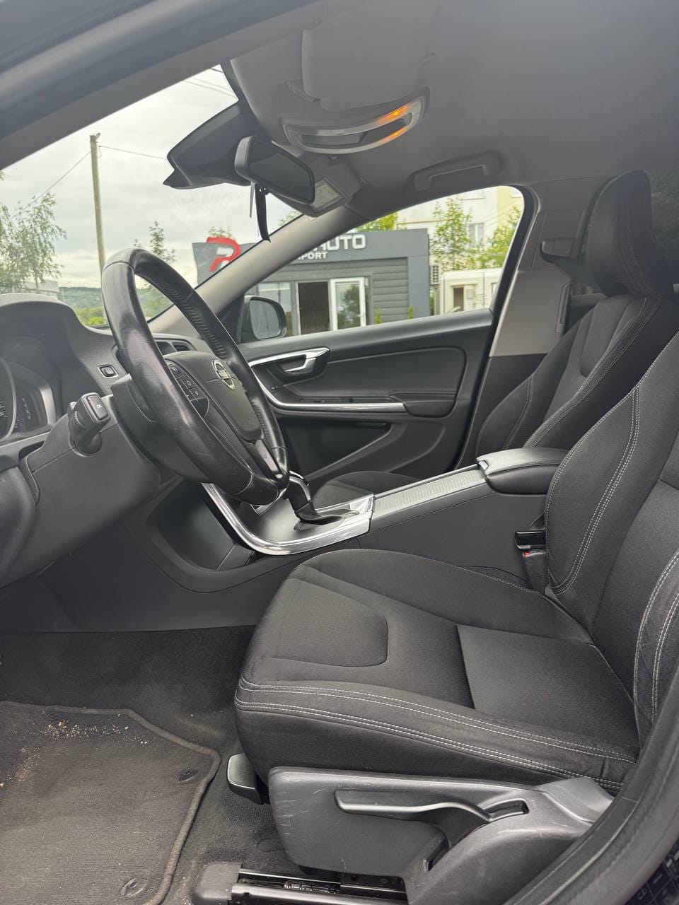 Volvo V60 14