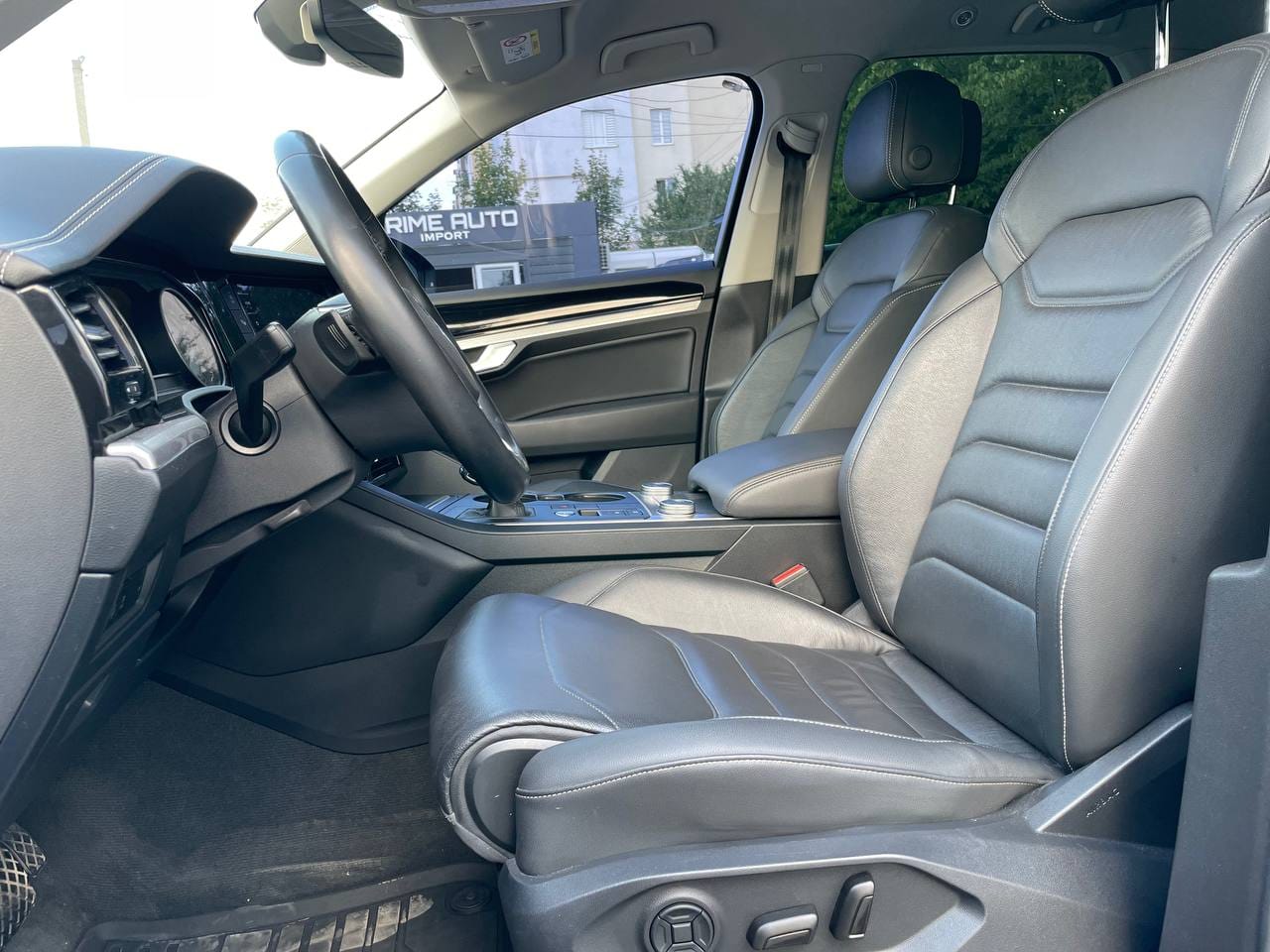 Volkswagen Touareg 8