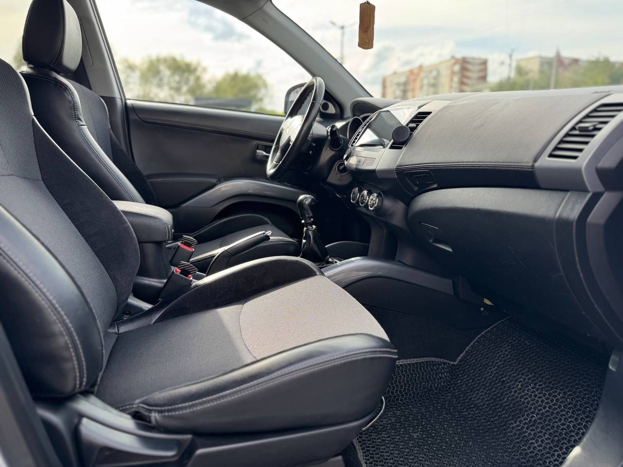 Mitsubishi Outlander 17