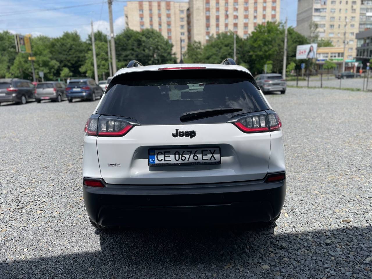 Jeep Cherokee 6