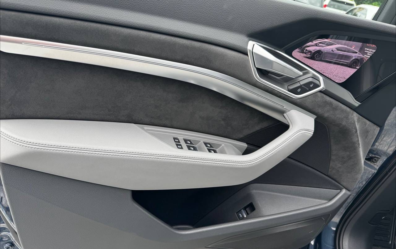 Audi E-Tron Sportback 8