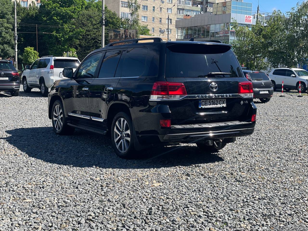 Toyota Land Cruiser 200 7
