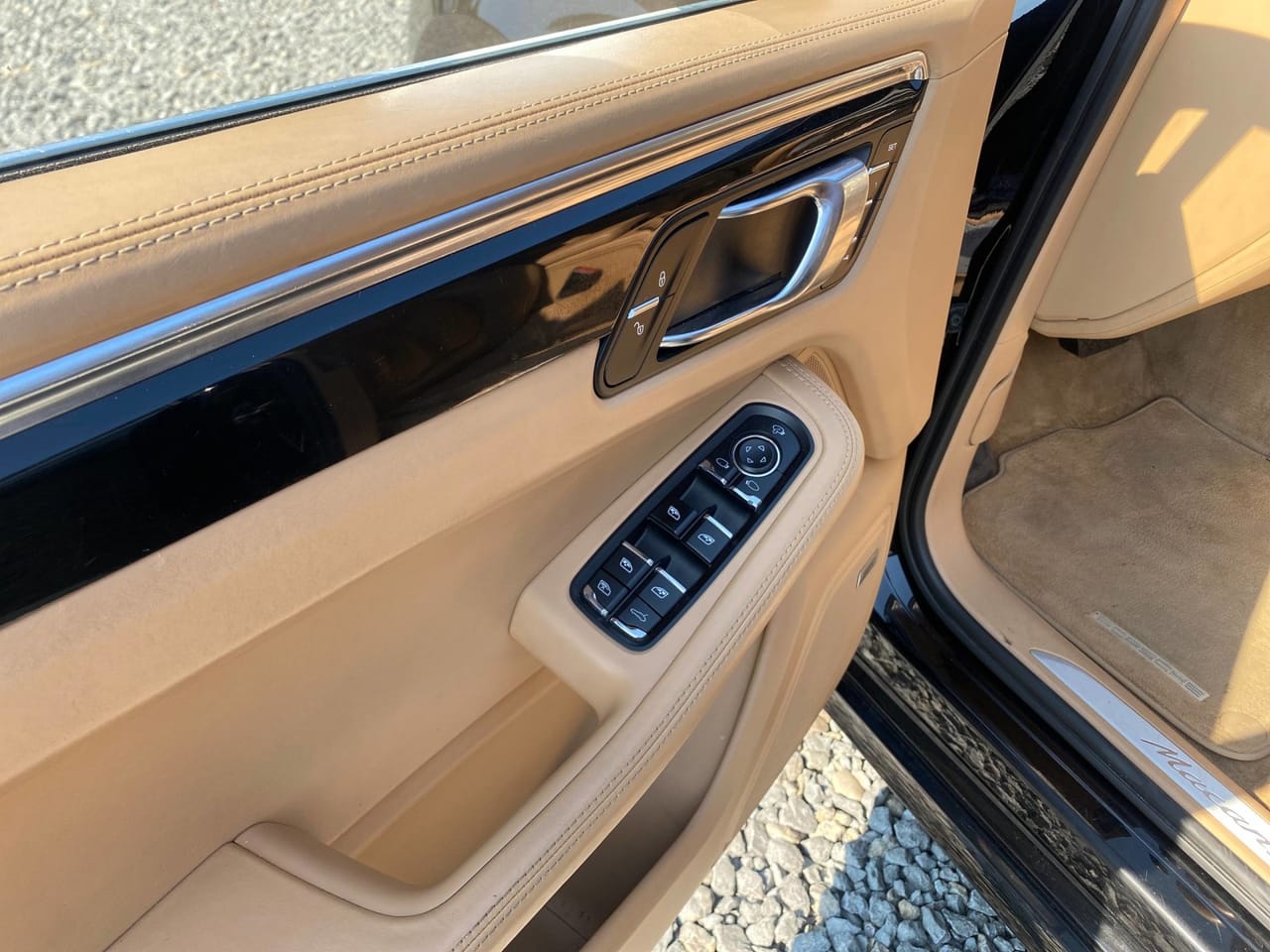 Porsche Macan 8