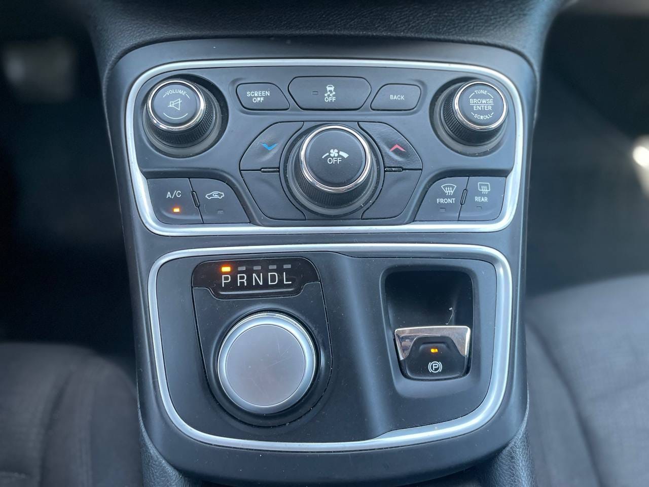 Chrysler 200 13