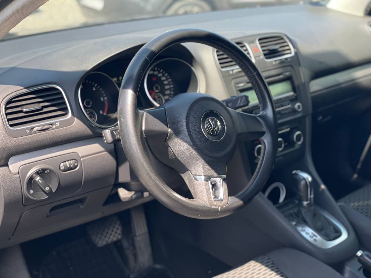 Volkswagen Golf 9