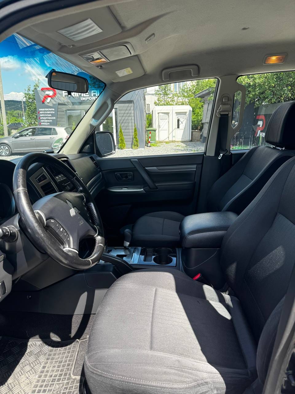 Mitsubishi Pajero 11
