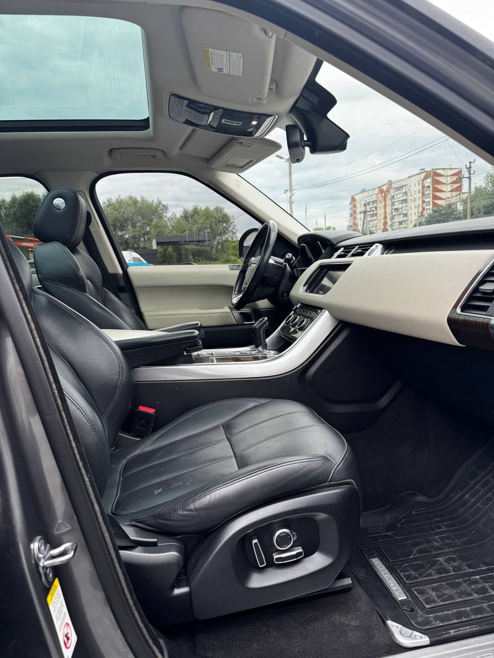 Land Rover Range Rover Sport 11