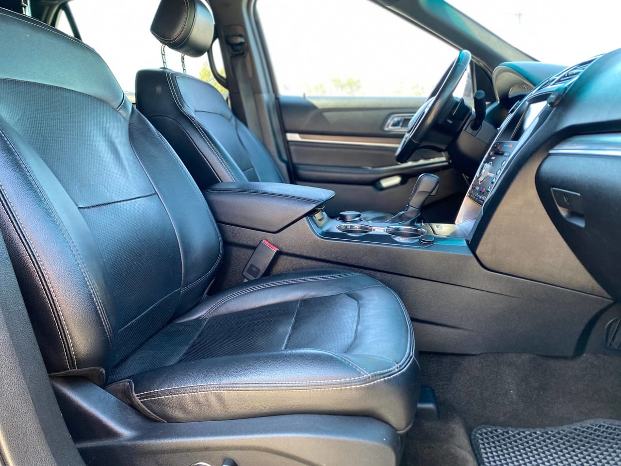 Ford Explorer 15