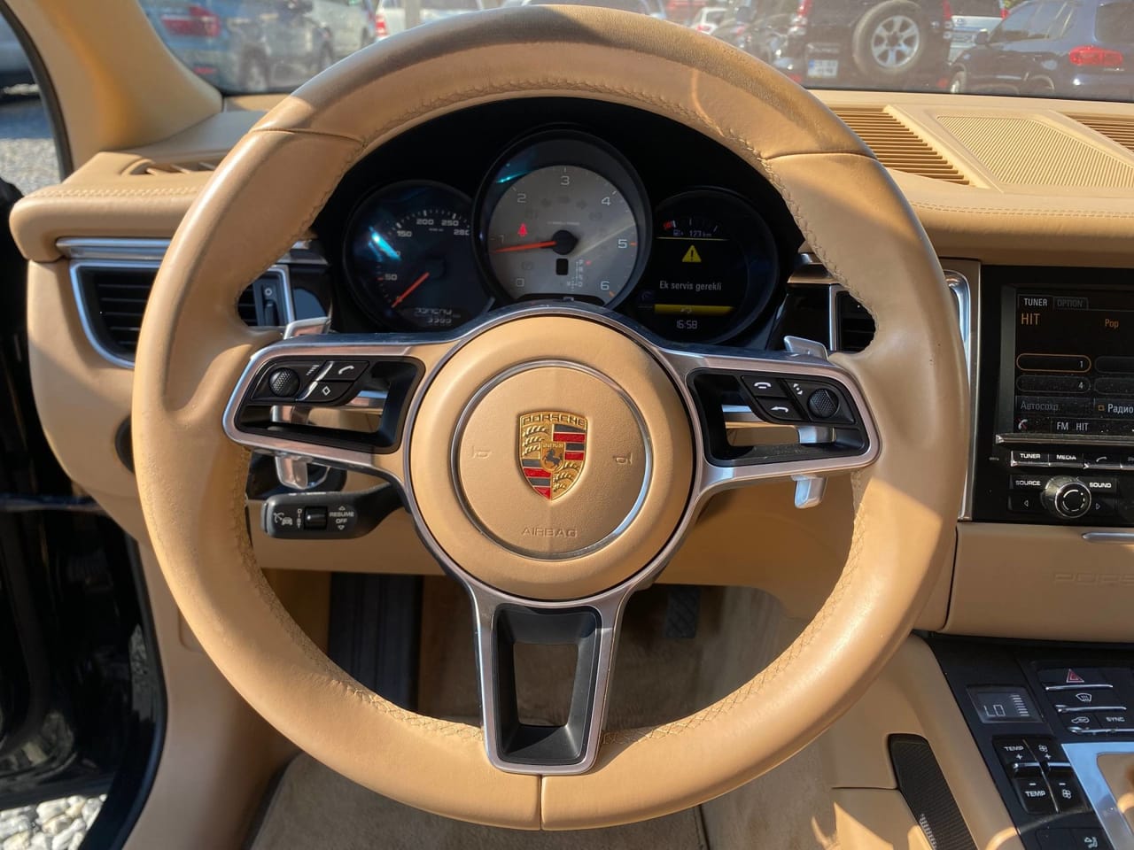 Porsche Macan 9