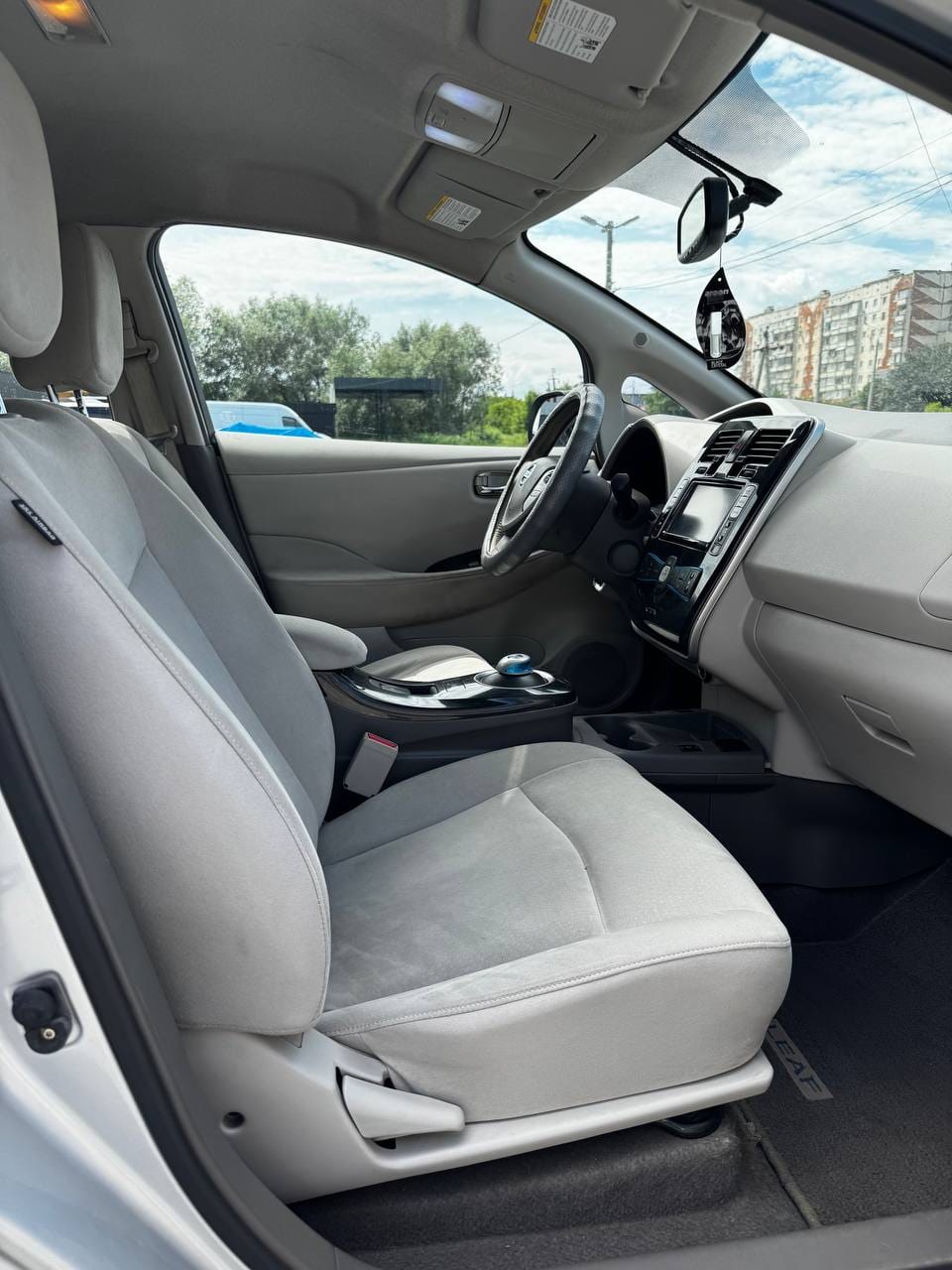 Nissan Leaf 13