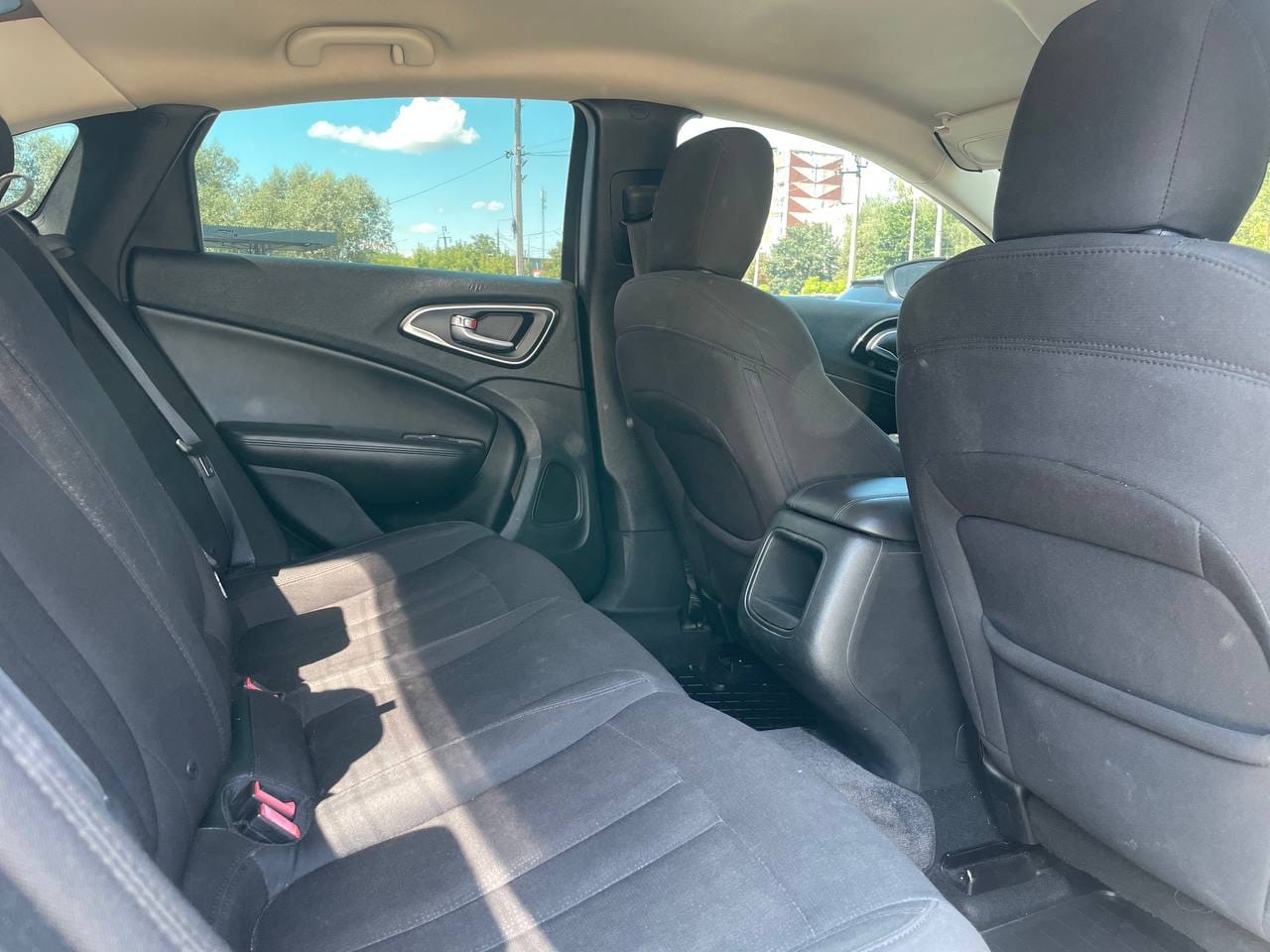 Chrysler 200 18