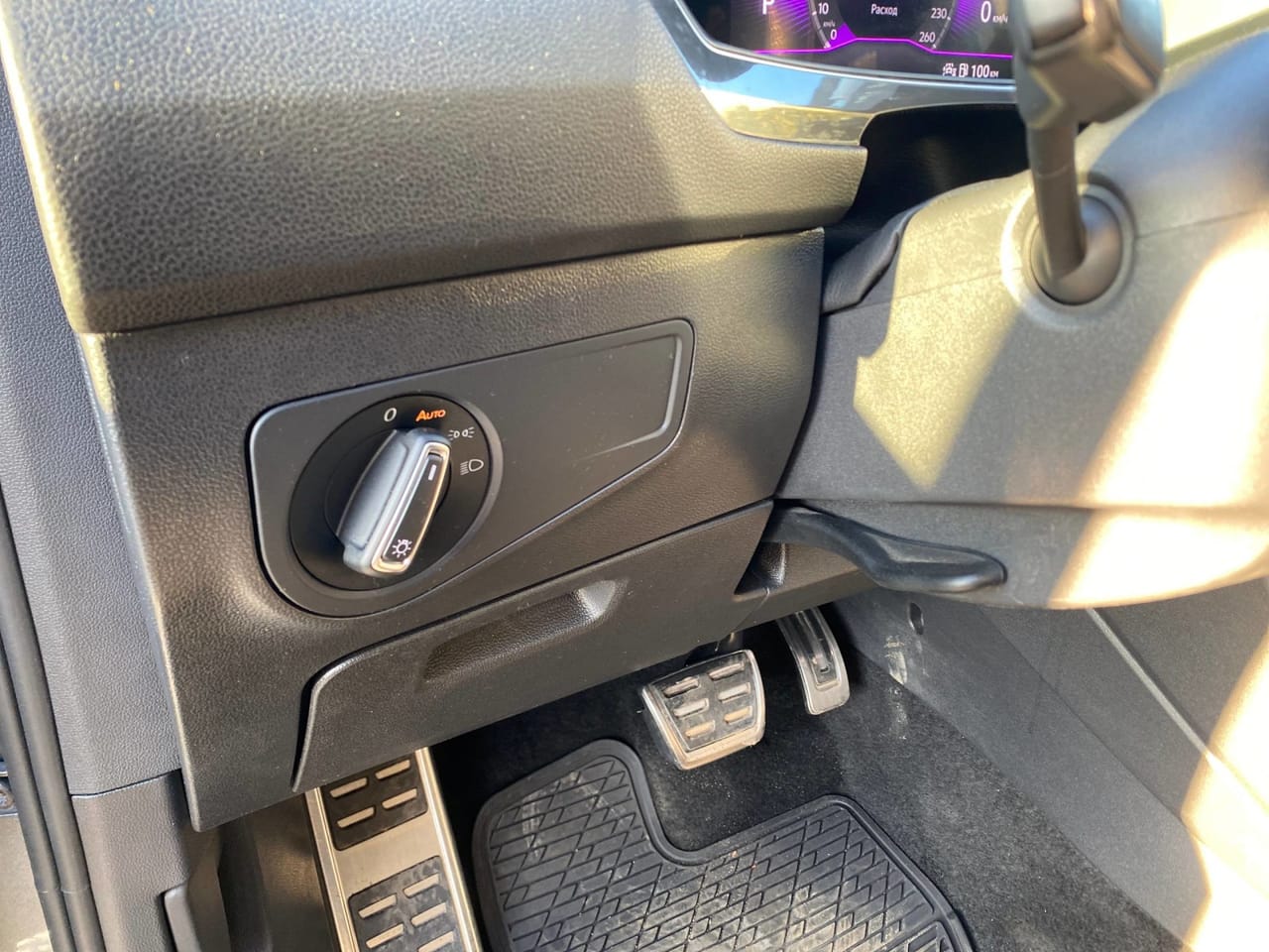 Volkswagen Tiguan 9