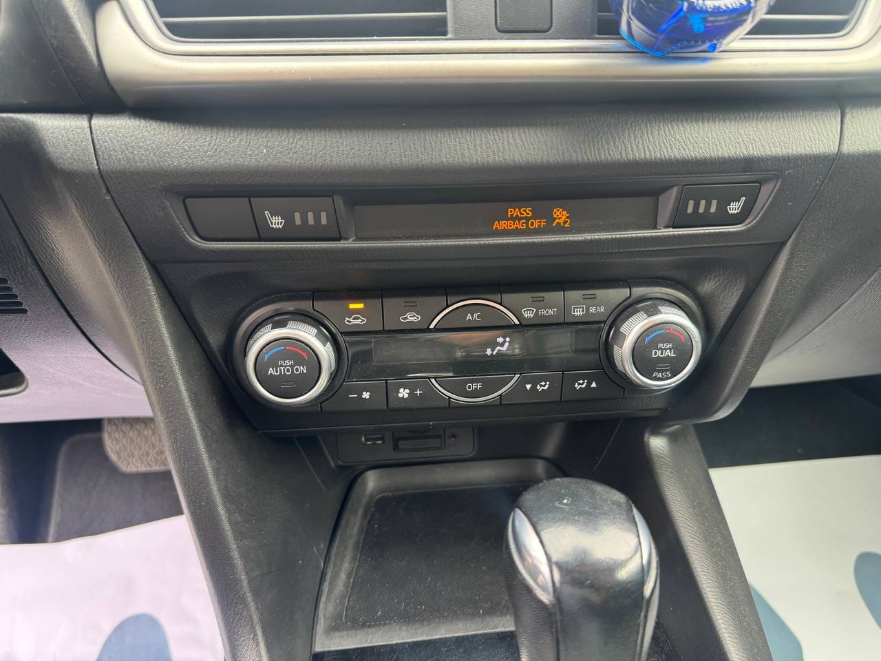 Mazda 3 14