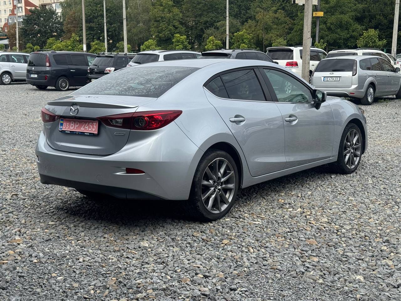 Mazda 3 4