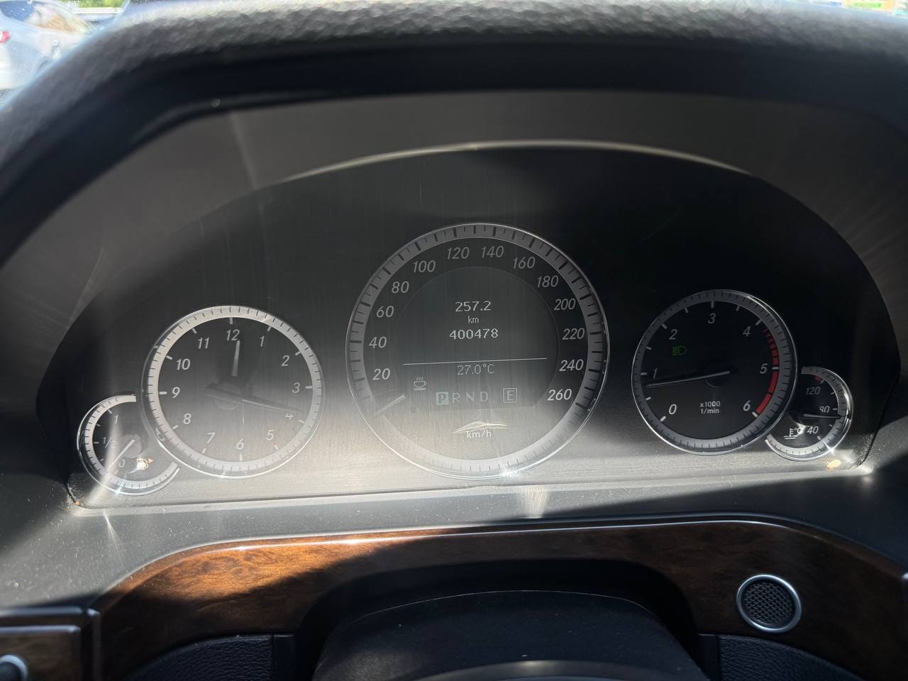 Mercedes-Benz E 220 11